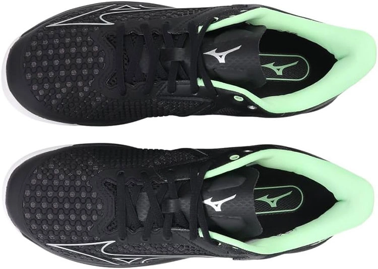 Теннисные кроссовки Mizuno Exceed Tour 5 в черно-серебристом цвете в магазине ten-nis.ru