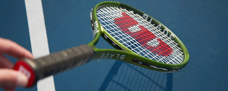 Теннисная ракетка Wilson Blade Feel 100 2025 в магазине Корт